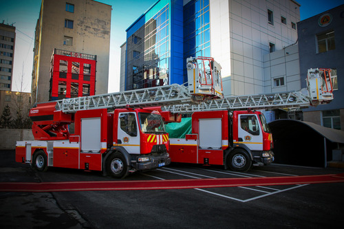 ГАЛ ТҮЙМЭР УНТРААХ 42М УРТТАЙ АВТОМЕХАНИК ШАТНЫ 2 АВТОМАШИНЫГ ХҮЛЭЭЛГЭН ӨГЛӨӨ